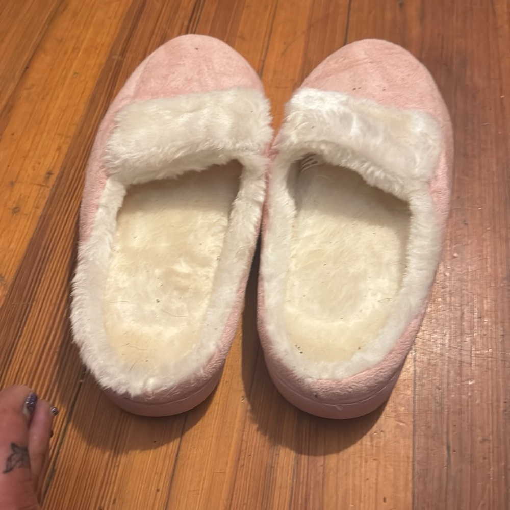 Slippers - Picture 2 of 2